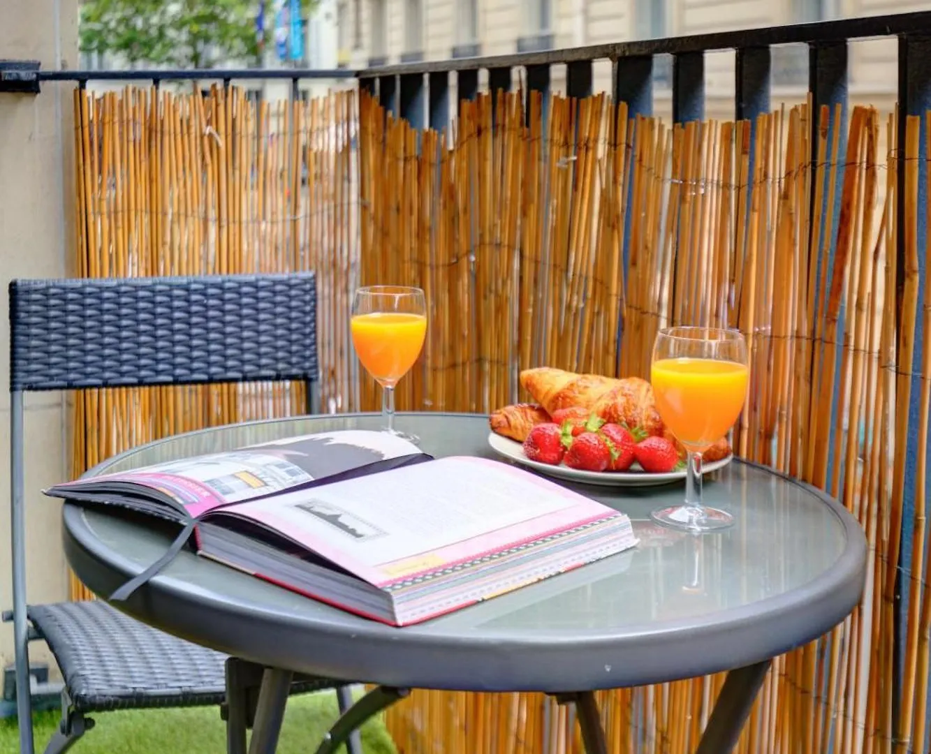 St Germain & Le Bon Marche With Balcony - Cityapartmentstay Paris