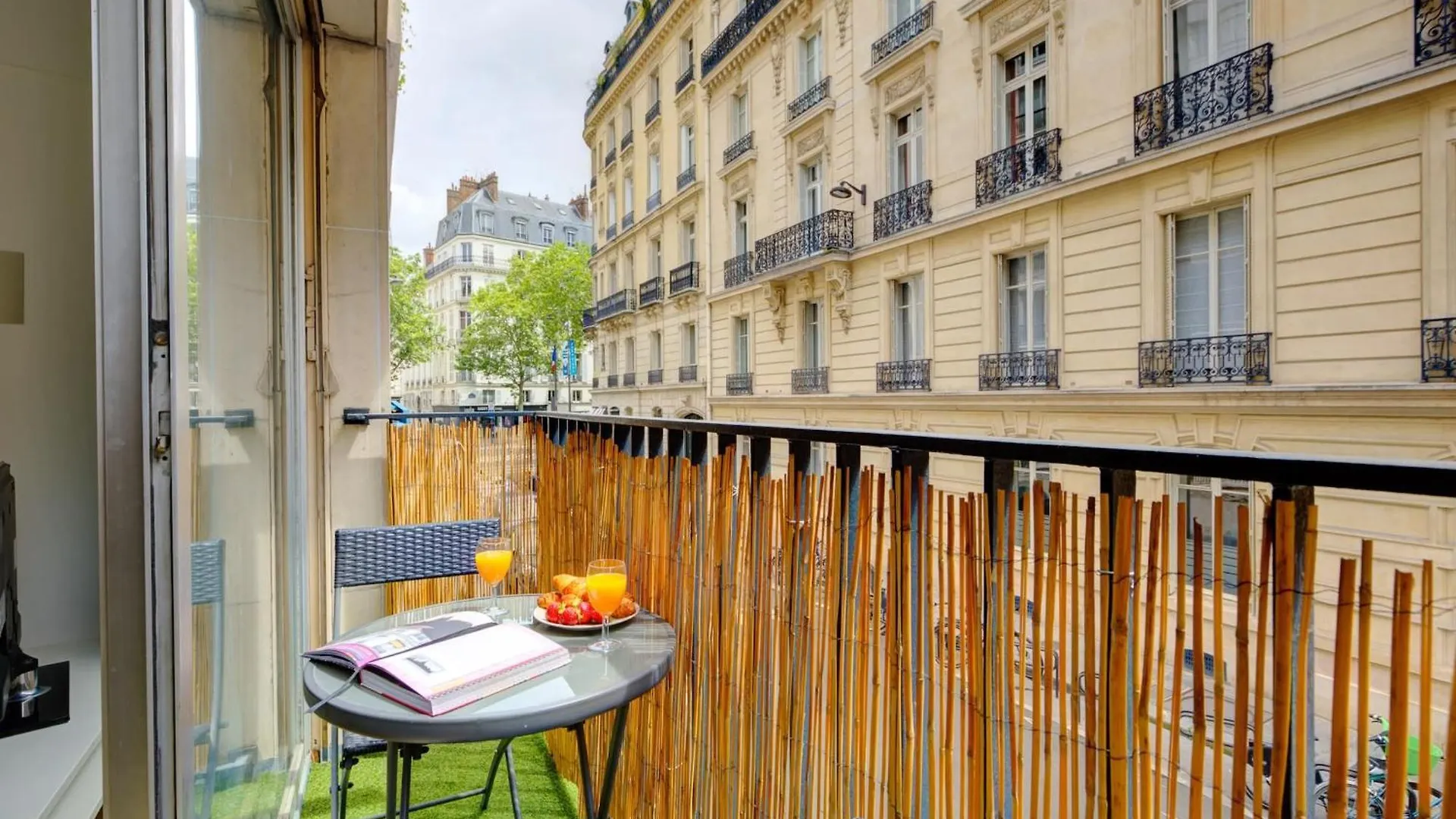 St Germain & Le Bon Marche With Balcony - Cityapartmentstay Paris 0*,  Frankrig