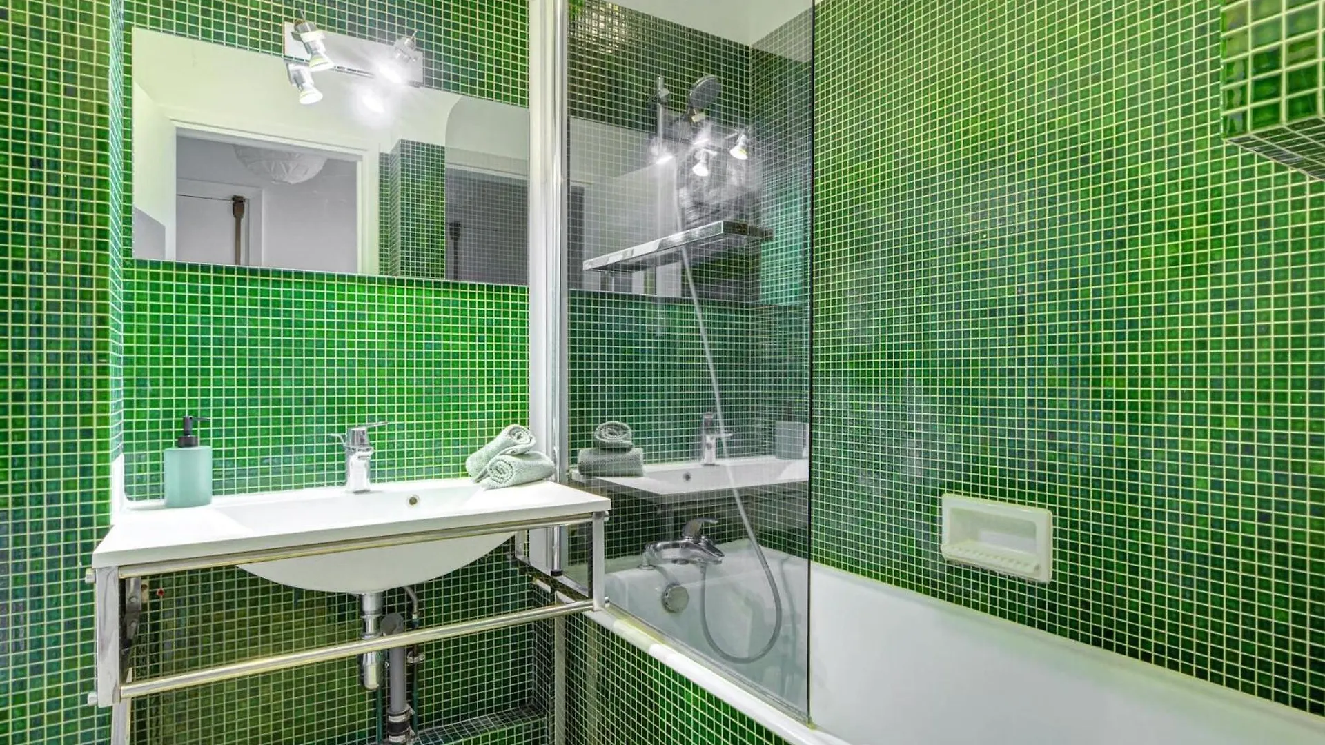 St Germain & Le Bon Marche With Balcony - Cityapartmentstay Paris 0*,