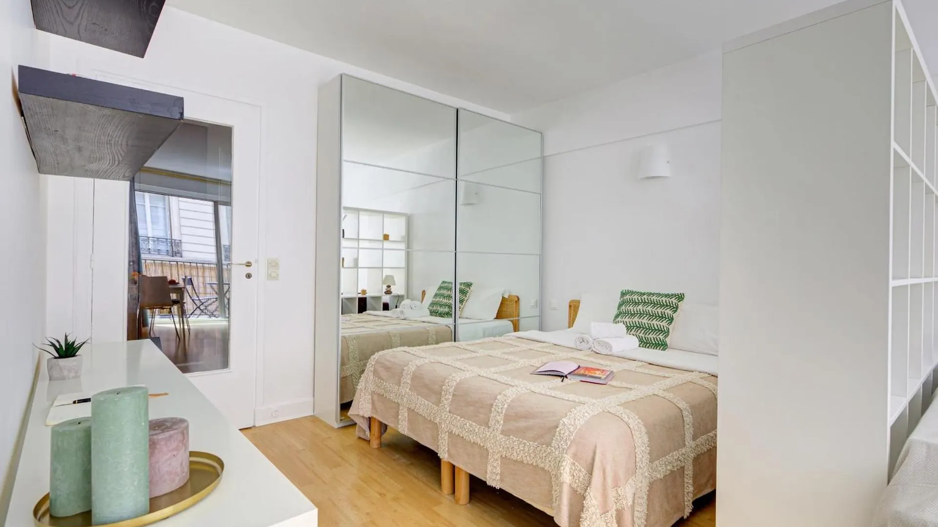 St Germain & Le Bon Marche With Balcony - Cityapartmentstay Paris Apartment