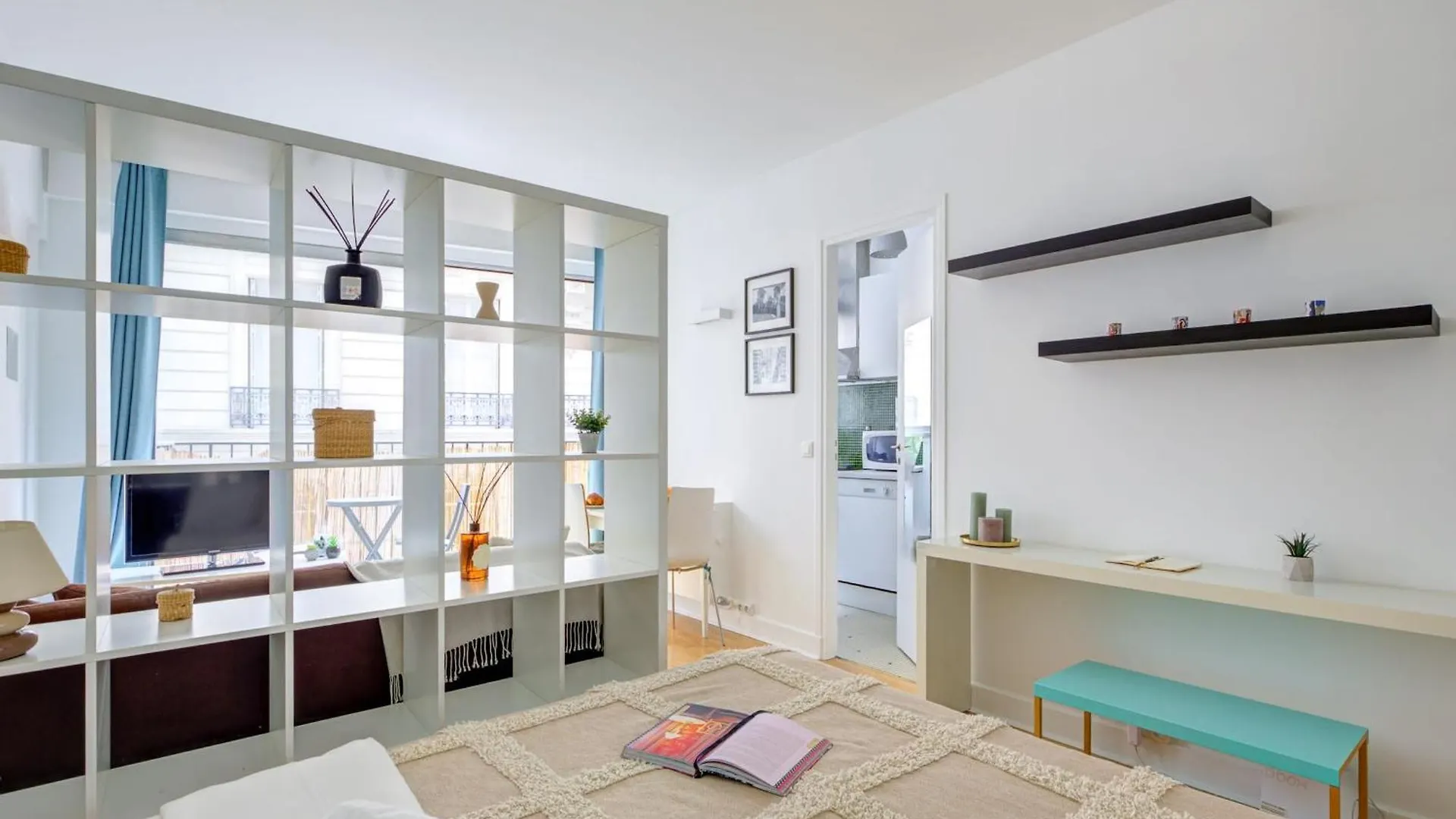 St Germain & Le Bon Marche With Balcony - Cityapartmentstay Paris Apartment